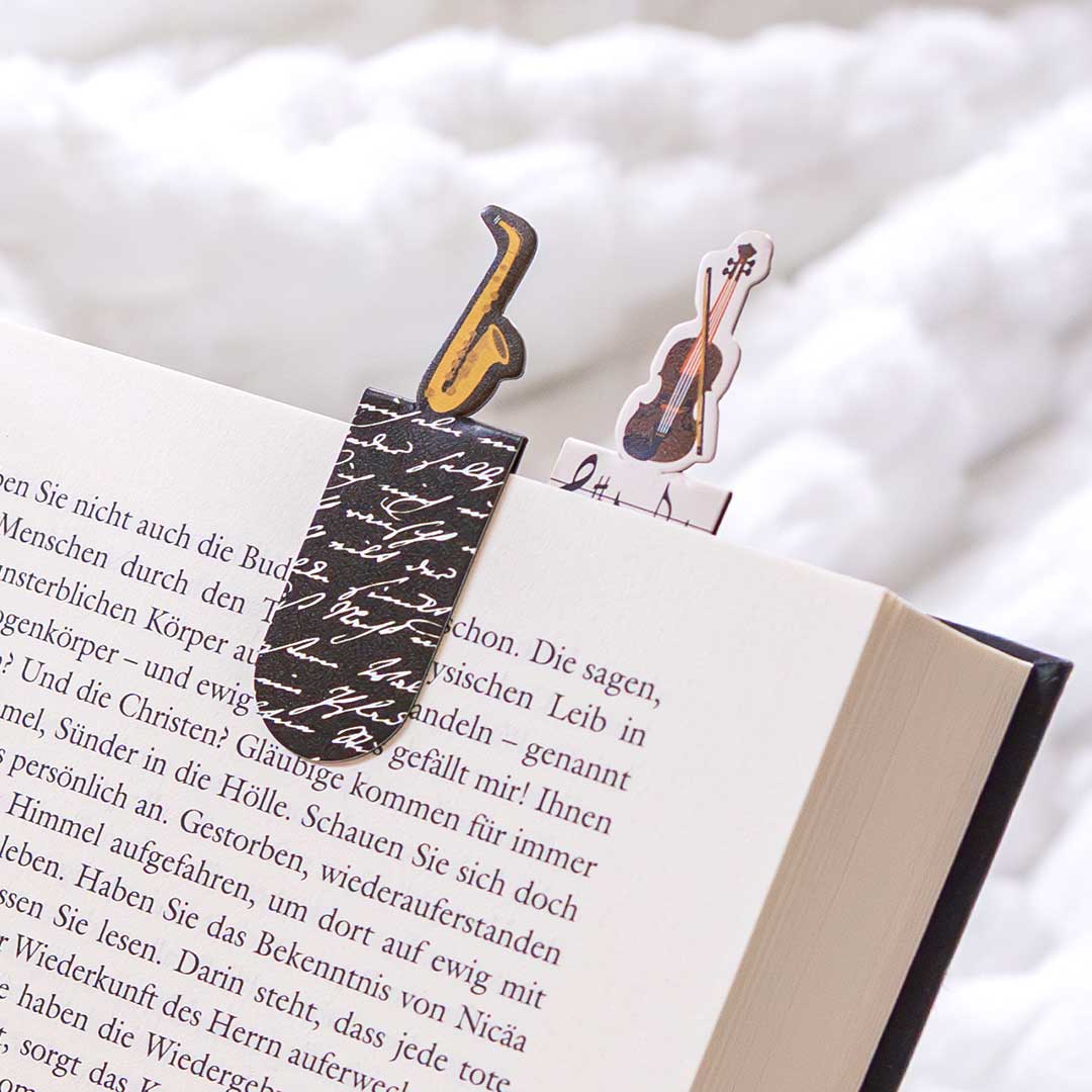 Magnetic bookmark music