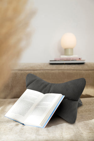 Leseknochen Inga in Cord-Optik - Gelb - Bookiepad, reading, cozy, Lesekissen, Couch, Sofa, Knochen